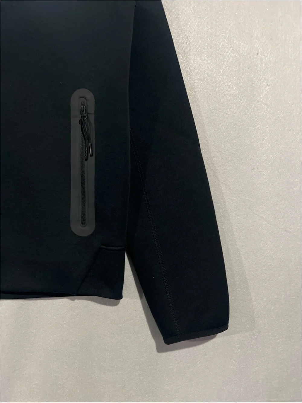 Nike Sportswear Tech Fleece Men’s Medium Black Full-Zip Hoodie FB7921-010